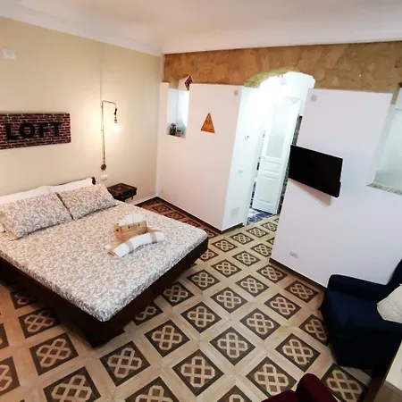 Centro - E Con O Senza Vasca Idromassaggio אנה