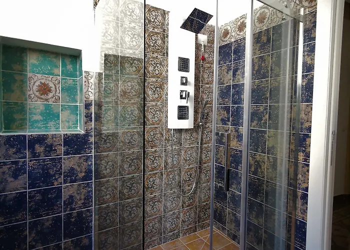 Centro - E Con O Senza Vasca Idromassaggio Affittacamere 4*